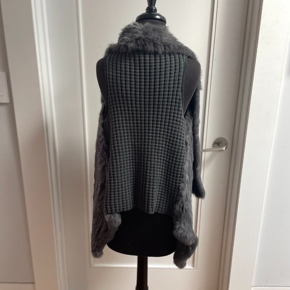 Le Rok Gray Fur vest with knit back size M - Picture 3 of 9